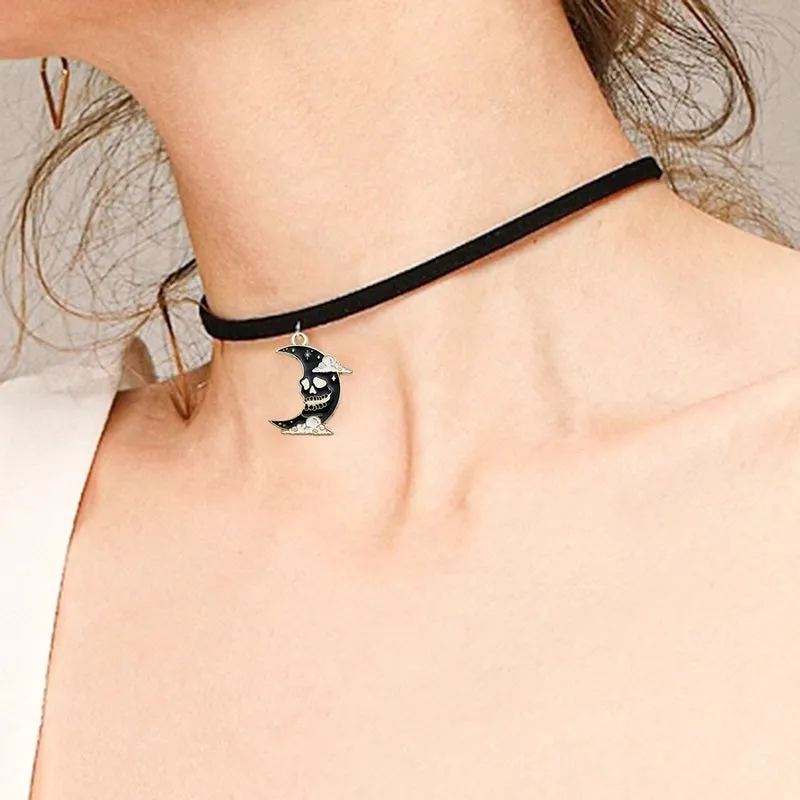 1 Piece 17 * 20mm 25*32mm 30*25mm Alloy Crow Moon Pendant