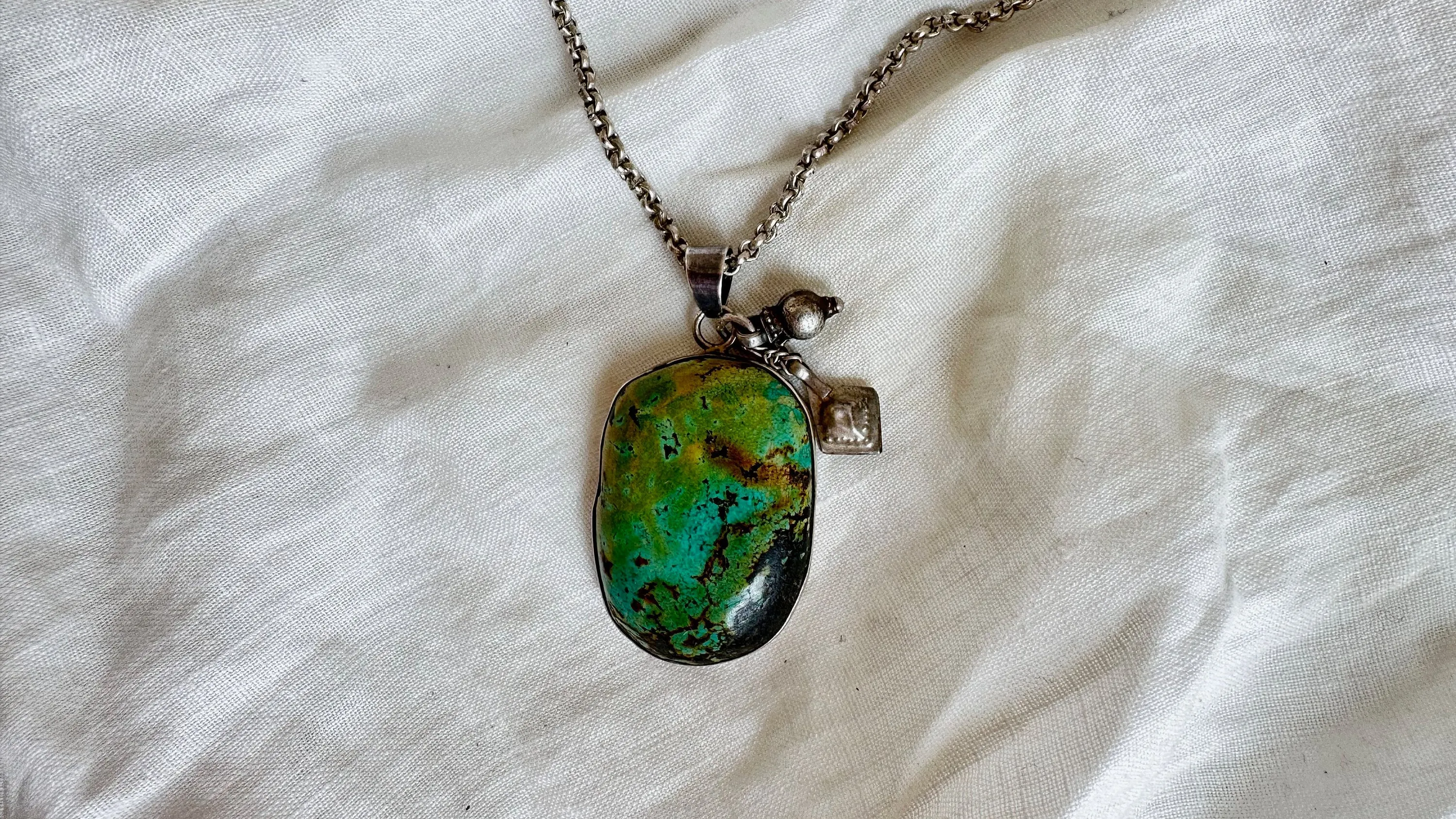 Antique Turquoise Pendant Necklace. Sterling Silver. 1437