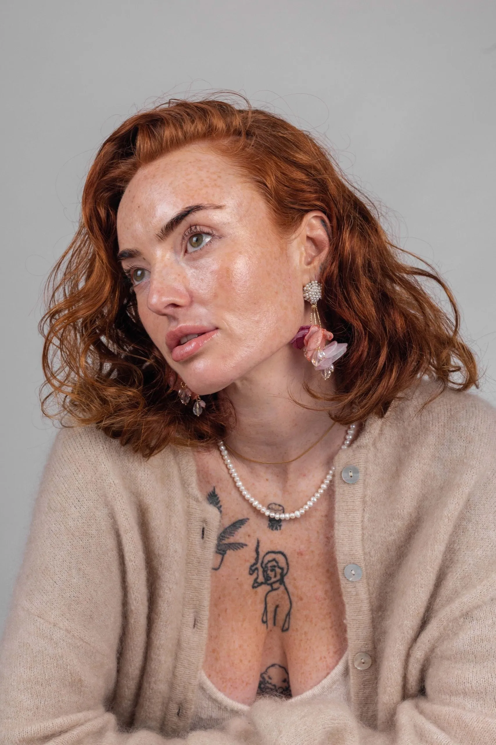 Me The Label - P-6 Pink Pearl Floral Drop Earrings
