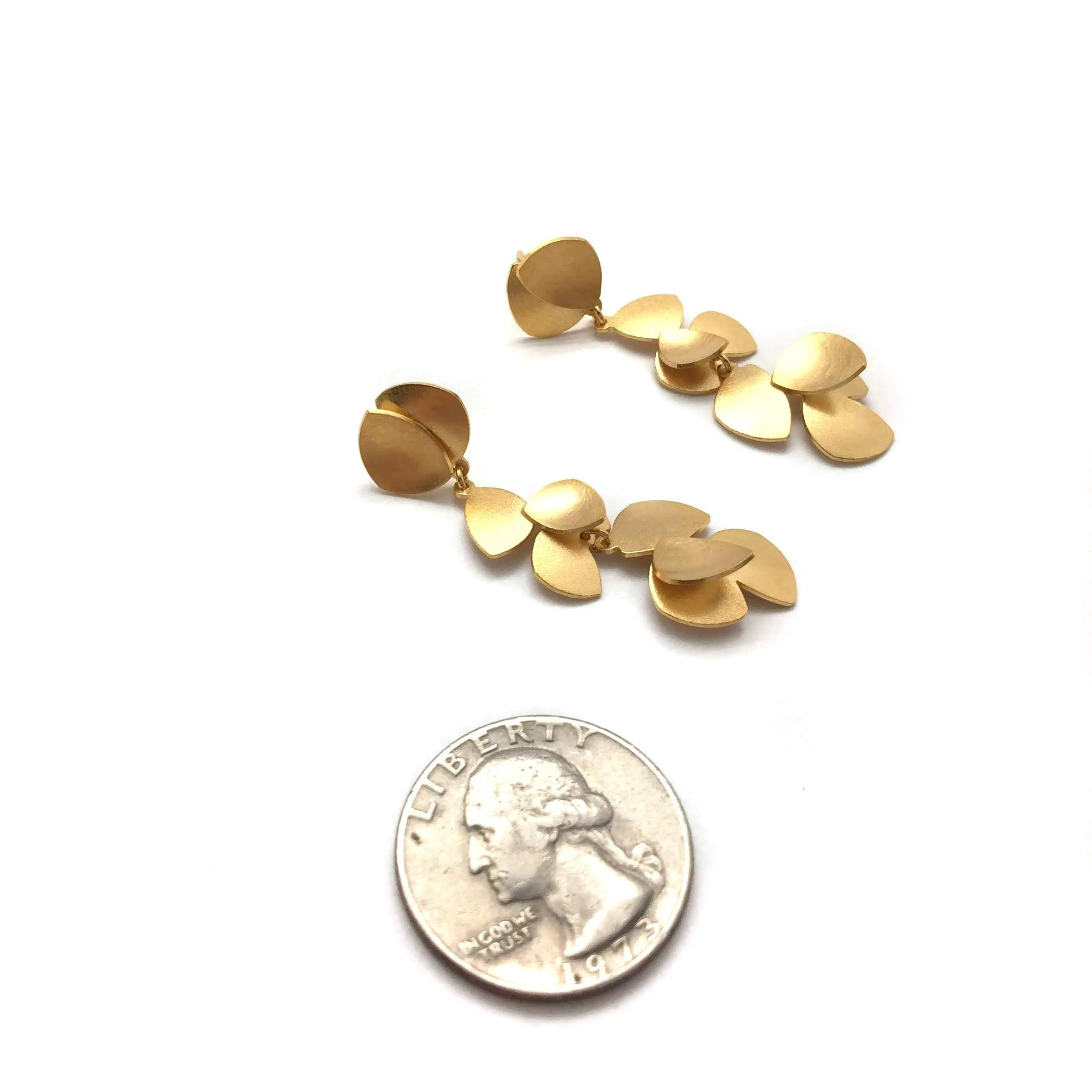 Medium Climbing Vine Earrings - Gold