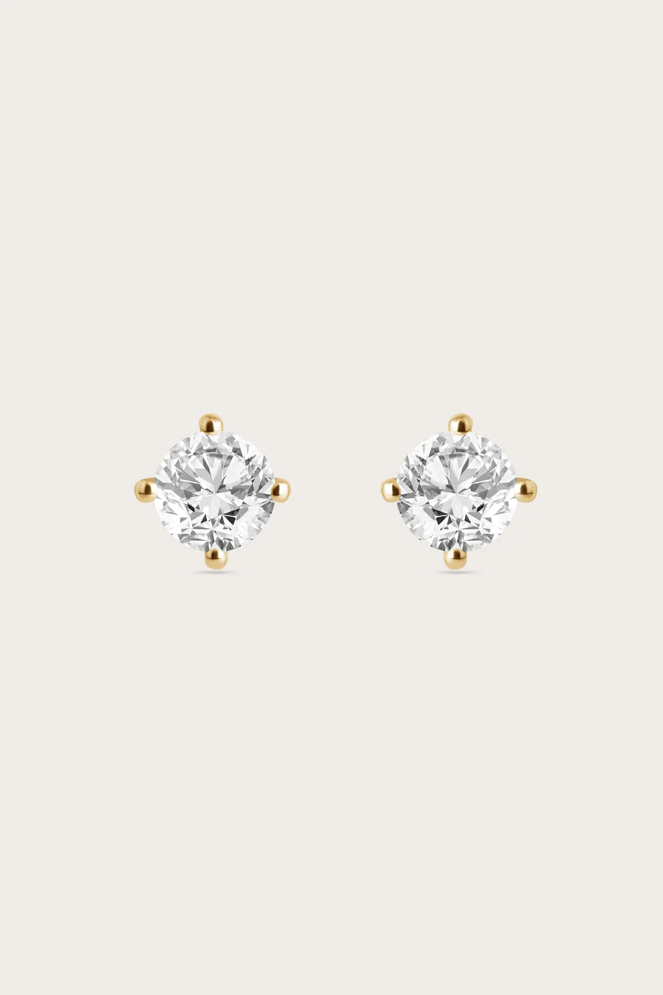 Round Studs Medium (1tcw)