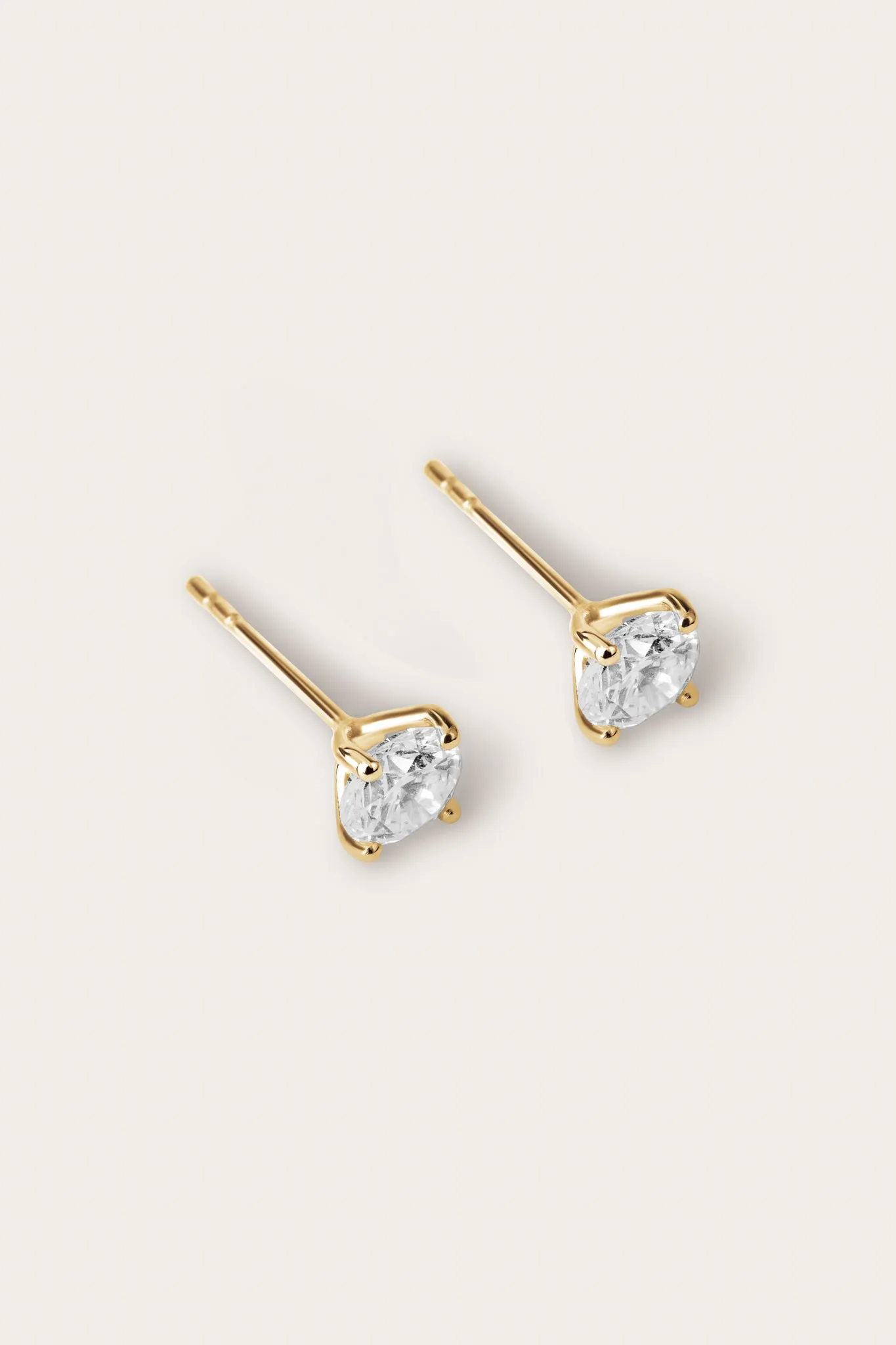 Round Studs Medium (1tcw)